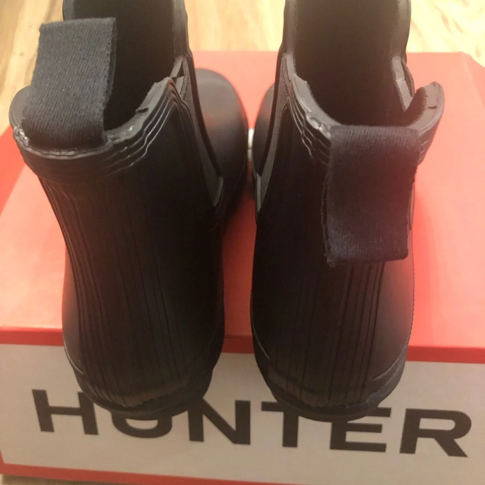 Hunter Women's Original Chelsea Rain Boot, Black, Size 6